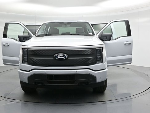 New 2025 Ford F150 Lightning XLT image 31