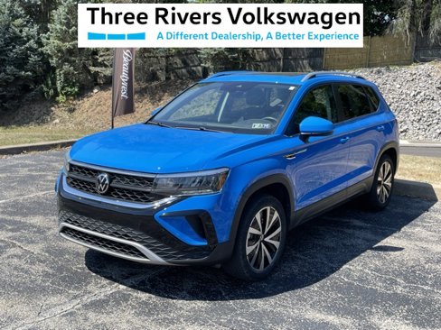 Certified 2023 Volkswagen Taos SE w/ Panoramic Sunroof Package image 1