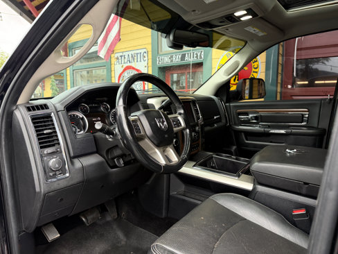Used 2014 RAM 2500 Laramie w/ Black Appearance Group image 16