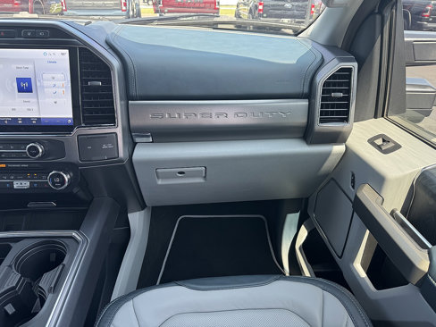 Used 2022 Ford F350 Limited image 16