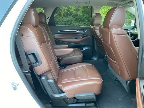 Used 2020 Buick Enclave Avenir w/ Avenir Technology Package image 29