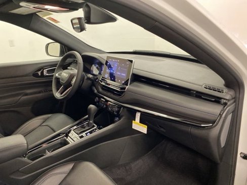 New 2026 Jeep Compass Latitude image 22