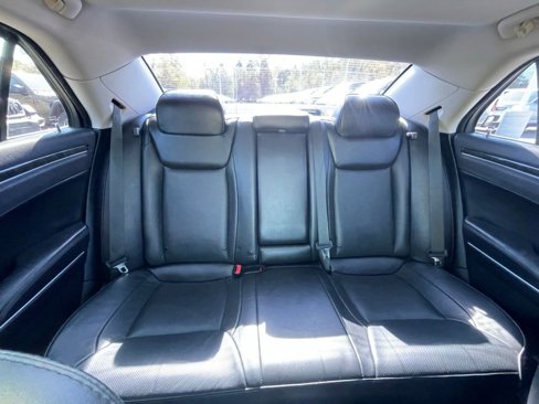 Used 2018 Chrysler 300 Limited w/ Safetytec Plus Group image 15