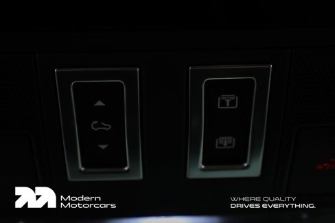 Used 2024 Land Rover Defender 110 X-Dynamic SE image 42