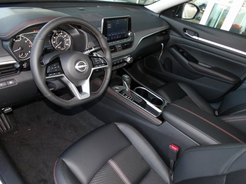 New 2025 Nissan Altima 2.5 SR image 12