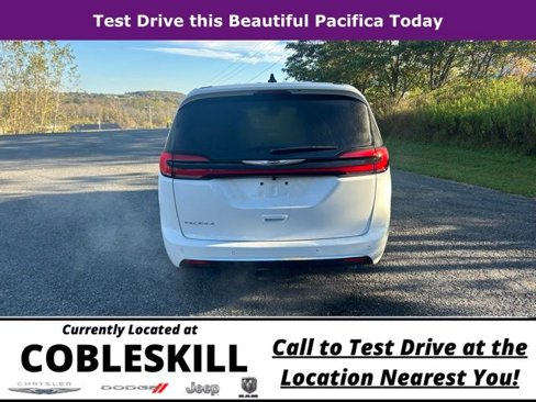 New 2026 Chrysler Pacifica Select image 3