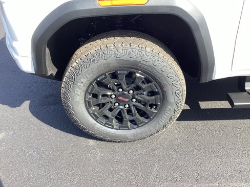 New 2026 GMC Canyon Elevation w/ Convenience Package image 10