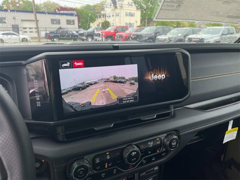 New 2025 Jeep Wrangler Unlimited Rubicon 392 image 12
