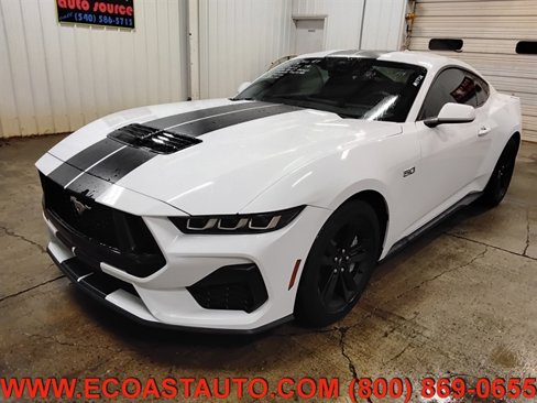 Used 2025 Ford Mustang GT image 4