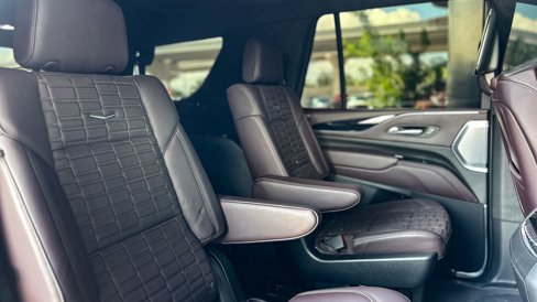 Used 2024 Cadillac Escalade V w/ LPO, ONYX Package image 42
