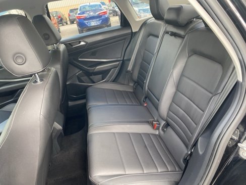 Used 2021 Volkswagen Jetta SE image 19