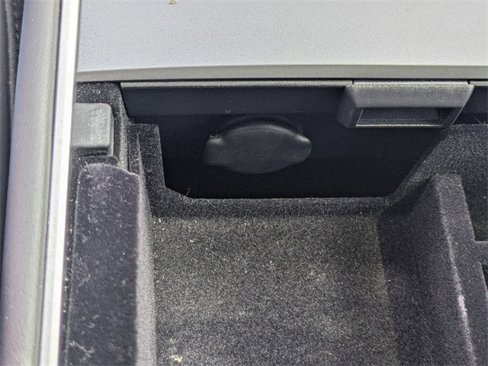 Used 2024 Tesla Model Y Long Range image 23