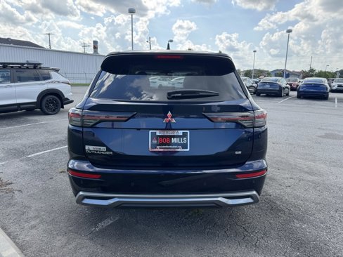 New 2025 Mitsubishi Outlander SE image 4