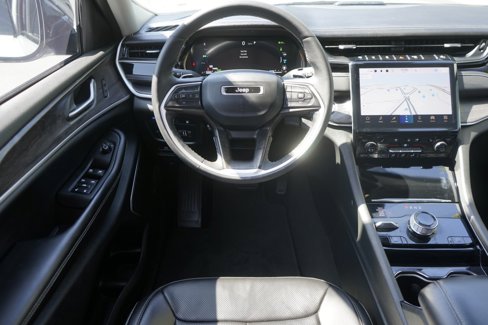 Used 2023 Jeep Grand Cherokee 4WD 4xe w/ Luxury Tech Group II image 15