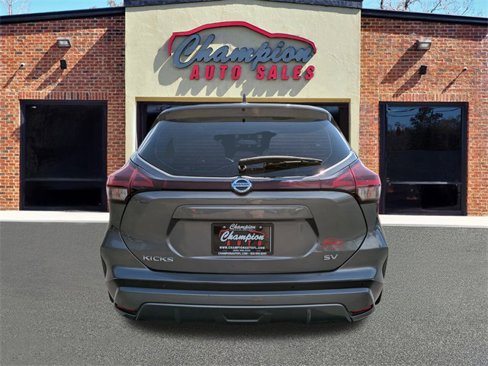 Used 2021 Nissan Kicks SV image 6