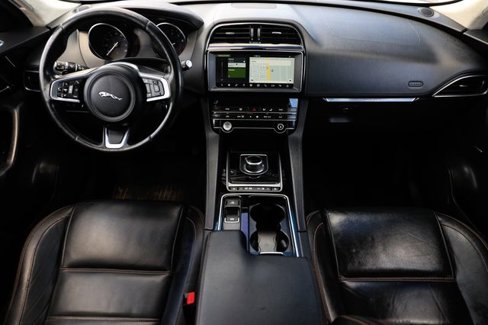 Used 2020 Jaguar F-PACE Prestige image 23
