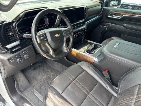 Used 2024 Chevrolet Silverado 2500 High Country w/ High Country Premium Package image 36