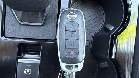 Used 2023 Nissan Rogue SV image 30
