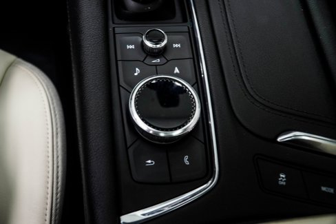 Used 2024 Cadillac XT6 Sport w/ Technology Package image 19