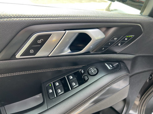 Used 2019 BMW X5 xDrive50i w/ Executive Package image 34