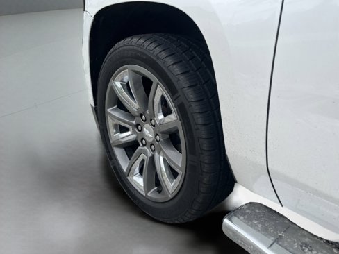 Used 2019 Chevrolet Suburban LT w/ LT Signature Package image 10
