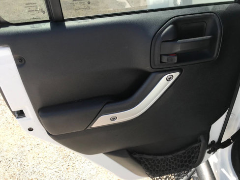 Used 2014 Jeep Wrangler Unlimited Sahara w/ Connectivity Group image 17