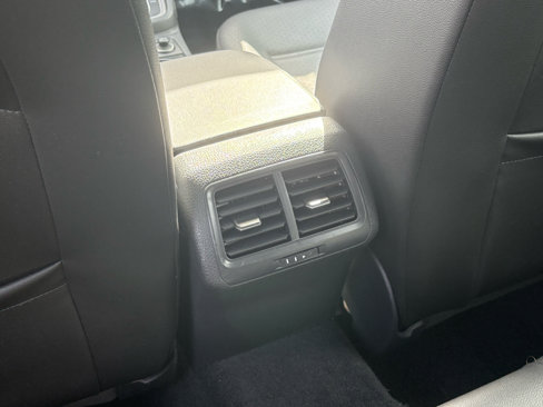 Used 2017 Volkswagen Golf Wolfsburg Edition image 32
