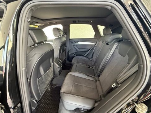 Used 2021 Audi SQ5 Premium w/ Convenience Package image 24