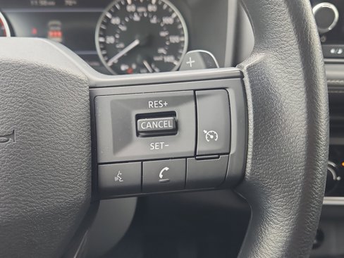 Used 2025 Nissan Rogue S image 14