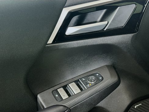 Used 2025 Mitsubishi Outlander ES image 15