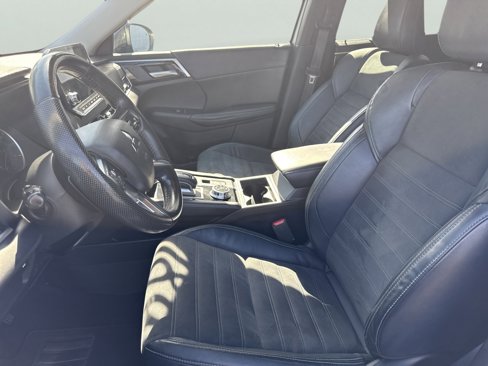 Used 2022 Mitsubishi Outlander SE image 16