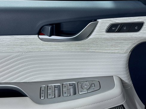 Used 2024 Hyundai Palisade Calligraphy image 18