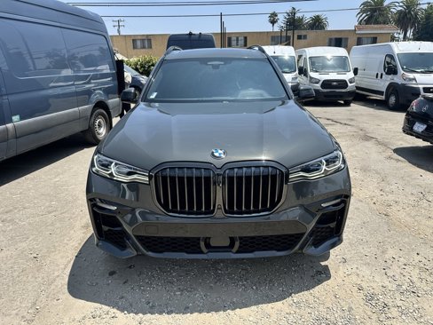 Used 2022 BMW X7 M50i image 2