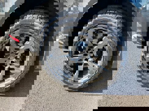 Certified 2025 Porsche Macan image 9