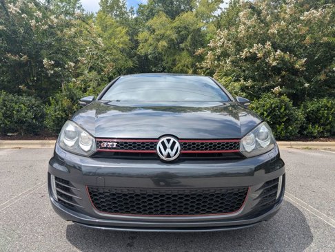 Used 2011 Volkswagen Golf 4-Door image 3