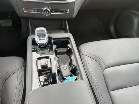 Certified 2025 Volvo XC90 B5 Plus image 26