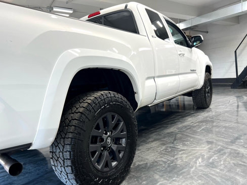 Used 2020 Toyota Tacoma SR5 image 13