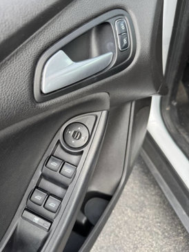 Used 2017 Ford Focus SE w/ Interior Protection Package image 8