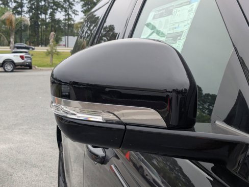 New 2025 Lincoln Navigator L Reserve w/ Jet Appearance Package image 13