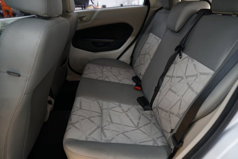 Used 2013 Ford Fiesta SE image 31