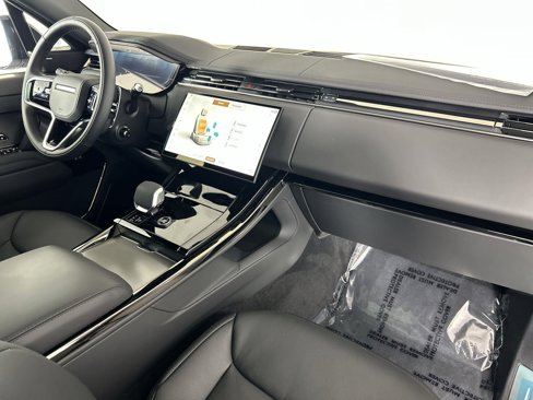 Used 2025 Land Rover Range Rover Sport SE image 35