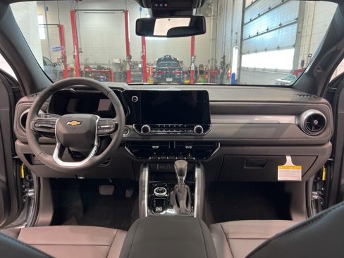 New 2024 Chevrolet Colorado LT w/ LT Convenience Package III image 18