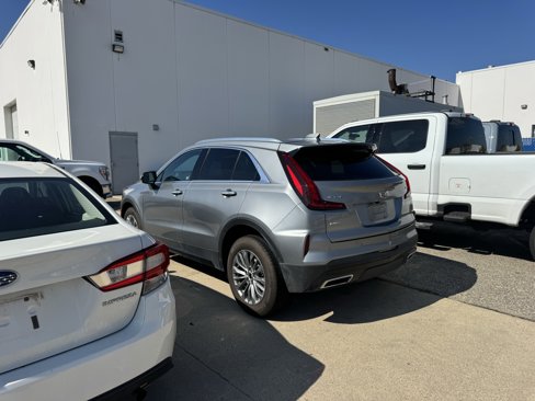Used 2024 Cadillac XT4 Premium Luxury image 4