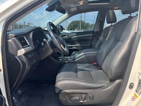 Used 2019 Toyota Highlander Limited image 13