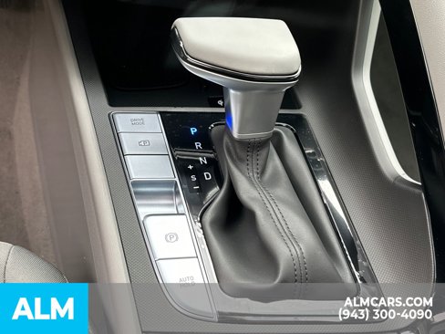 Certified 2025 Hyundai Elantra SEL image 38