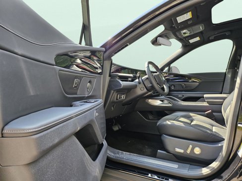 New 2025 Lincoln Nautilus Reserve w/ Jet Appearance Package image 10
