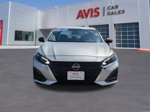 Used 2024 Nissan Altima 2.5 SV image 2