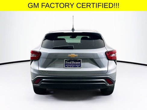 Certified 2025 Chevrolet Trax LS w/ Driver Confidence Package image 6