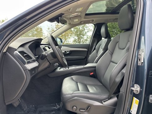 Certified 2025 Volvo XC90 B5 Core image 18