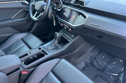 Used 2022 Audi Q3 2.0T Premium w/ Black Optic Sport Package image 13
